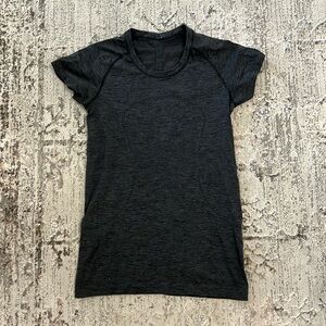 Lululemon swiftly tech short sleeve